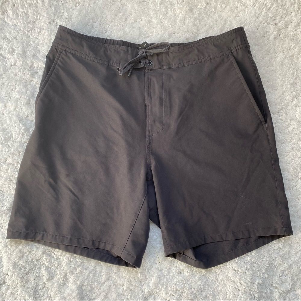 Ten Thousand Mens Training The Foundation Short 7” Large Black. Like New